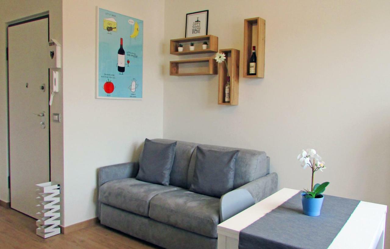 Vinhome Bilocale Con Garage Privato Alba Centro Exteriör bild