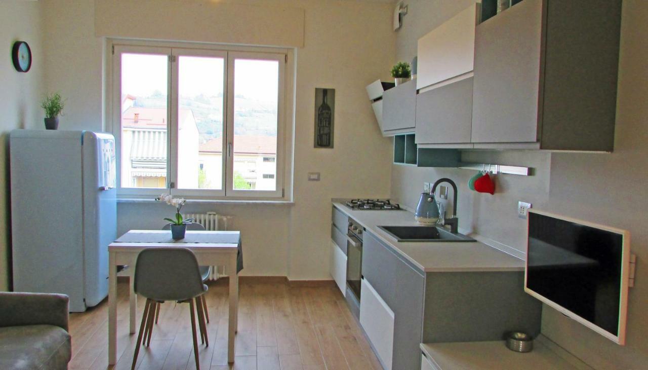Vinhome Bilocale Con Garage Privato Alba Centro Exteriör bild